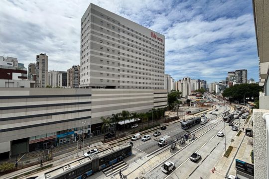 Vista de kitnet/studio à venda com 1 quarto, 30m² em Vila Nova Conceição, São Paulo