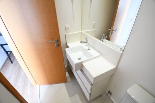 Lavabo de apartamento à venda com 1 quarto, 57m² em Cambuí, Campinas