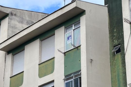 Placa de apartamento à venda com 1 quarto, 42m² em Vila Nova, Porto Alegre