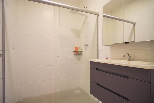 Banheiro de apartamento à venda com 2 quartos, 82m² em Centro, São Leopoldo