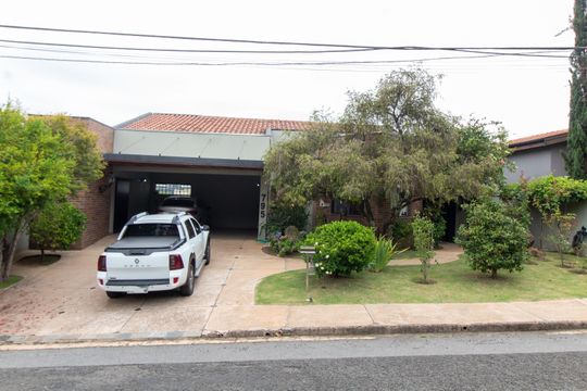 FACHADA de casa de condomínio à venda com 4 quartos, 421m² em Jardim Botânico (sousas), Campinas