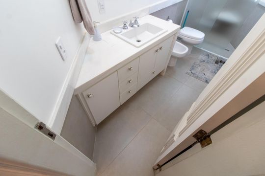 BANHEIRO SOCIAL de casa de condomínio à venda com 4 quartos, 421m² em Jardim Botânico (sousas), Campinas