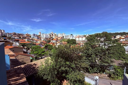 Casa à venda com 3 quartos, 171m² em Alto Caiçaras, Belo Horizonte