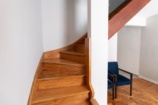 Acesso ao Piso Superior de casa à venda com 3 quartos, 110m² em Vila Leopoldina, São Paulo