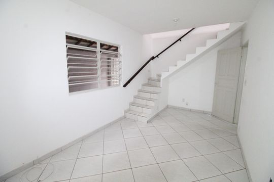 Sala 1 de casa para alugar com 3 quartos, 289m² em Jardim Satélite, São José dos Campos