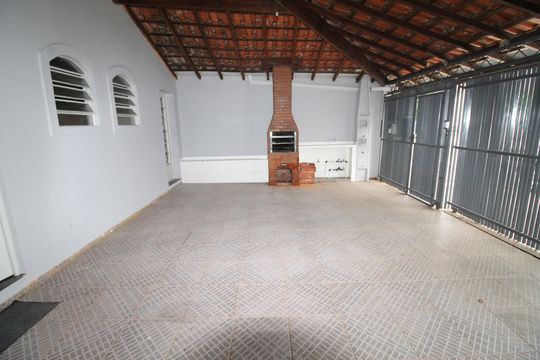 Garagem de casa para alugar com 3 quartos, 289m² em Jardim Satélite, São José dos Campos