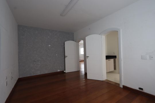 Quarto 2 de casa à venda com 3 quartos, 480m² em Vila Alpina, São Paulo