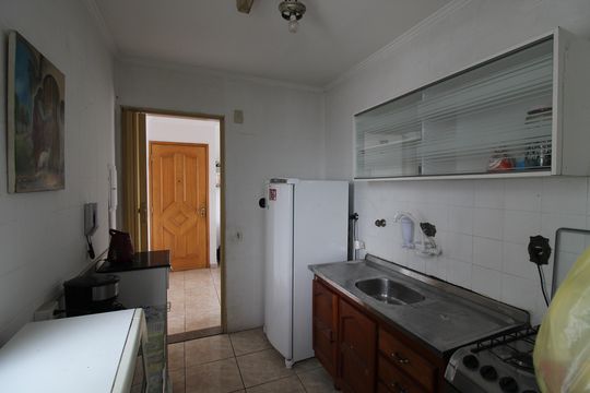 Cozinha de apartamento para alugar com 2 quartos, 55m² em Jardim Jussara, São Paulo