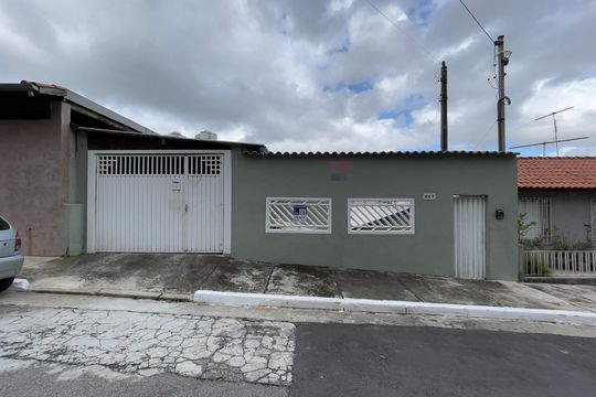 Fachada+Placa de casa à venda com 2 quartos, 247m² em Vila Londrina, São Paulo