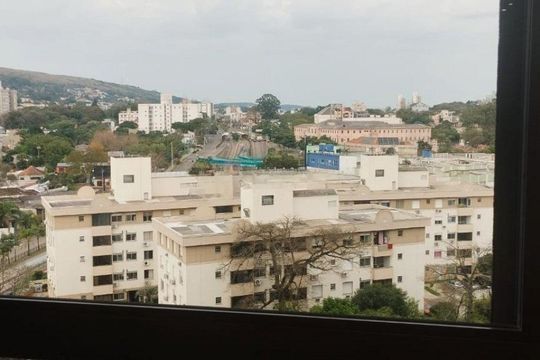 Vista de kitnet/studio para alugar com 1 quarto, 40m² em Teresópolis, Porto Alegre