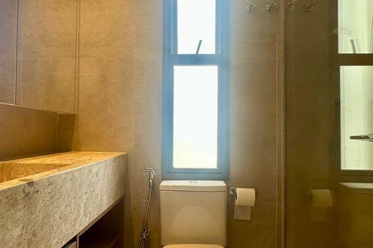 Banheiro de apartamento à venda com 2 quartos, 161m² em Funcionários, Belo Horizonte