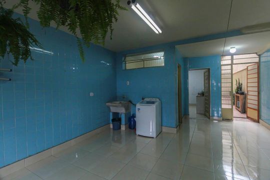 Casa à venda com 3 quartos, 158m² em Vila Paulo Silas, São Paulo