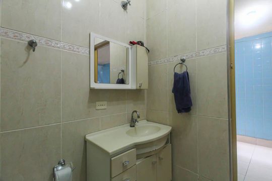Casa à venda com 3 quartos, 158m² em Vila Paulo Silas, São Paulo