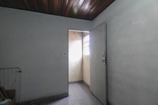 Casa à venda com 3 quartos, 158m² em Vila Paulo Silas, São Paulo