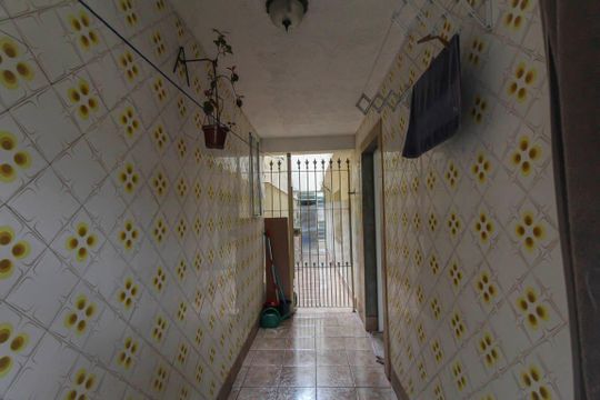 Casa à venda com 3 quartos, 158m² em Vila Paulo Silas, São Paulo