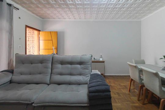 Casa à venda com 3 quartos, 158m² em Vila Paulo Silas, São Paulo