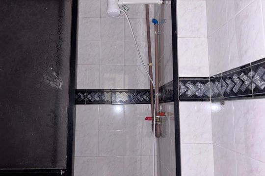 Banheiro de apartamento para alugar com 2 quartos, 56m² em Parque Santo Antonio, Duque de Caxias
