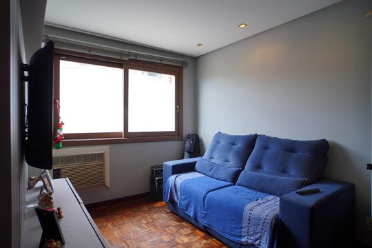 Sala de apartamento à venda com 2 quartos, 70m² em Petrópolis, Porto Alegre