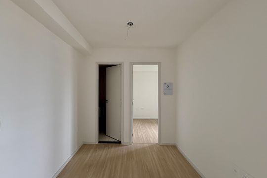 Sala  de apartamento à venda com 1 quarto, 30m² em Vila Ernesto, São Paulo