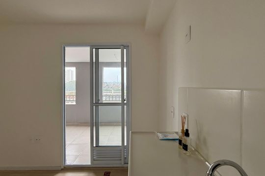 Cozinha  de apartamento à venda com 1 quarto, 30m² em Vila Ernesto, São Paulo