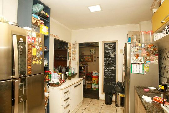 Cozinha de apartamento à venda com 3 quartos, 84m² em Centro Histórico, Porto Alegre