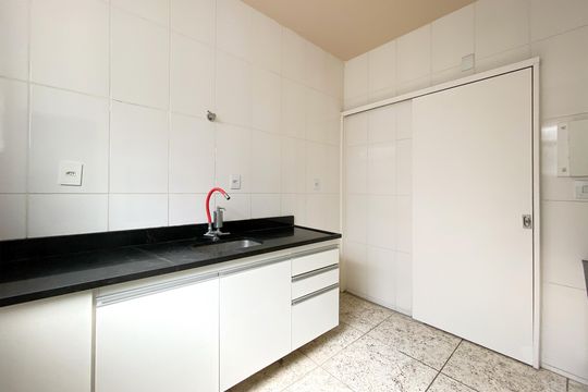 Cozinha de apartamento para alugar com 3 quartos, 110m² em Coracao de Jesus, Belo Horizonte