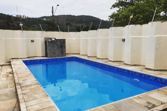 Casa para alugar com 3 quartos, 240m² em Balneario Praia do Pernambuco, Guarujá