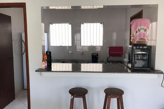 Cozinha de casa para alugar com 3 quartos, 240m² em Balneario Praia do Pernambuco, Guarujá