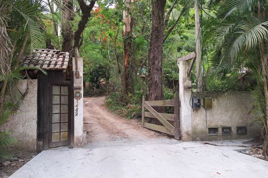 Fachada de casa à venda com 2 quartos, 70m² em Engenho do Mato, Niterói
