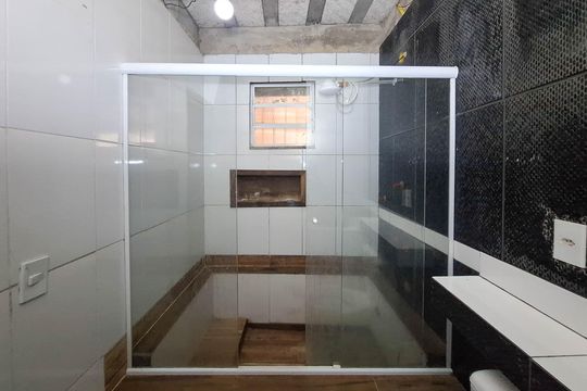 Banheiro da Suíte 1 de casa à venda com 2 quartos, 70m² em Engenho do Mato, Niterói