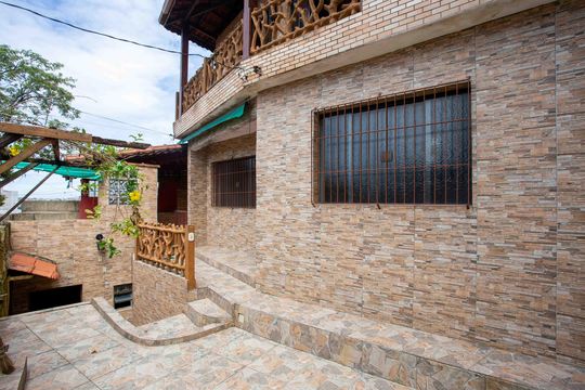 Quintal de casa à venda com 4 quartos, 170m² em Vila Clara, São Paulo