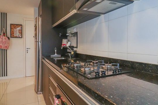 Cozinha de apartamento à venda com 3 quartos, 75m² em Jardim Carvalho, Porto Alegre