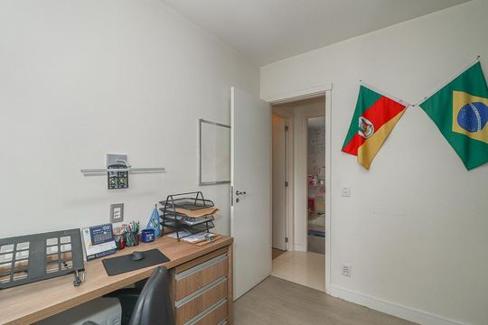 Quarto 2 de apartamento à venda com 3 quartos, 75m² em Jardim Carvalho, Porto Alegre