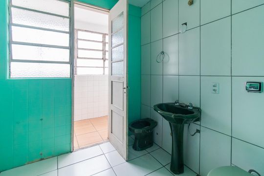 Banheiro de apartamento para alugar com 2 quartos, 90m² em Centro Histórico, Porto Alegre