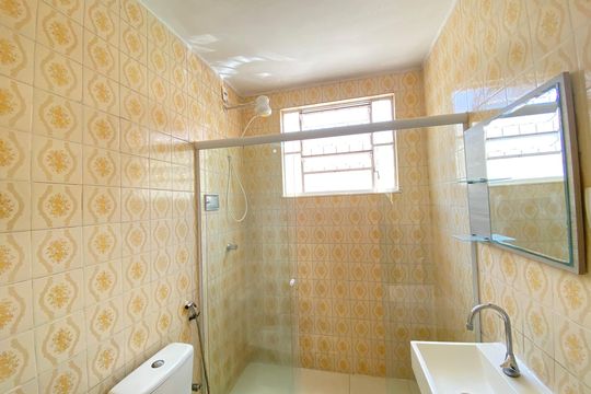 Banheiro de apartamento para alugar com 2 quartos, 62m² em Del Castilho, Rio de Janeiro