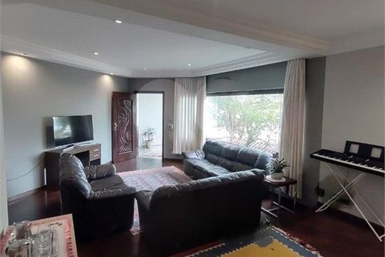 Casa à venda com 4 quartos, 300m² em Vila Curuçá, Santo André