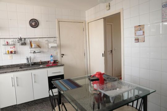 Apartamento para alugar com 3 quartos, 170m² em Itapoã, Belo Horizonte