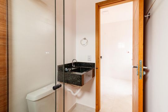 Banheiro Social de casa de condomínio para alugar com 2 quartos, 41m² em Vila Isolina Mazzei, São Paulo