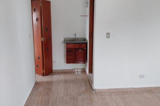 Casa para alugar com 6 quartos, 399m² em Vila Marieta, São Paulo