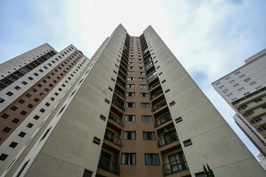 Fachada de apartamento à venda com 2 quartos, 81m² em Jardim Henriqueta, Taboão da Serra