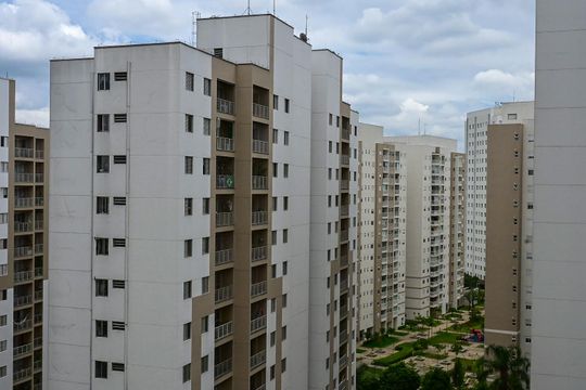 Vista do Quarto 2 de apartamento à venda com 2 quartos, 81m² em Jardim Henriqueta, Taboão da Serra