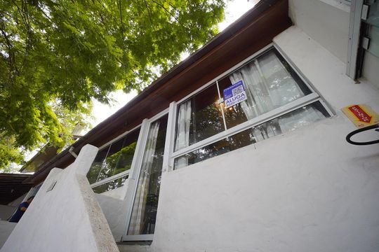 Fachada de apartamento para alugar com 2 quartos, 55m² em Canasvieiras, Florianópolis