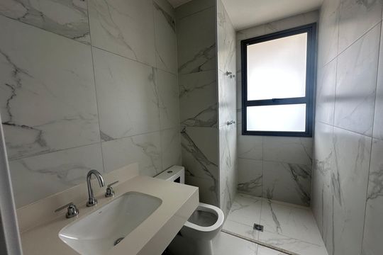 Banheiro da Suíte 1 de apartamento à venda com 3 quartos, 185m² em Alphaville Conde Ii, Barueri