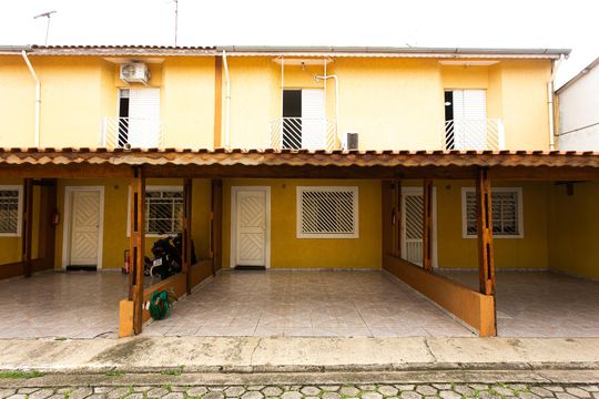 Fachada da Casa de casa de condomínio à venda com 2 quartos, 103m² em Guaiauna, São Paulo