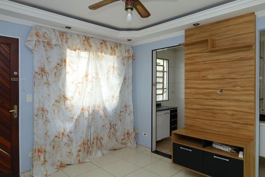 Sala de apartamento para alugar com 2 quartos, 43m² em Jardim Robru, São Paulo