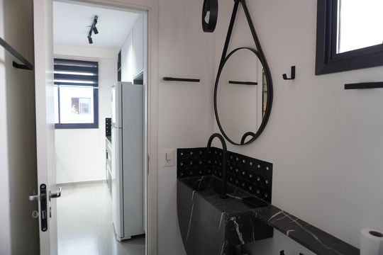 Banheiro de kitnet/studio à venda com 1 quarto, 24m² em Vila Buarque, São Paulo
