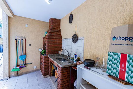 Churrasqueira de casa à venda com 3 quartos, 150m² em Parque São Domingos, São Paulo