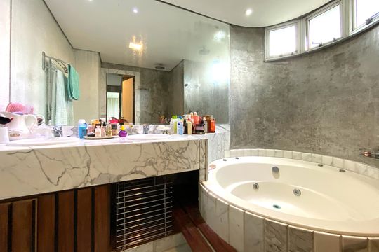 Banheiro da Suíte 1 de apartamento à venda com 3 quartos, 218m² em Vila da Serra, Nova Lima