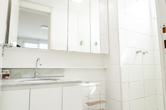 Banheiro social de apartamento à venda com 2 quartos, 55m² em Imperial de São Cristóvão, Rio de Janeiro