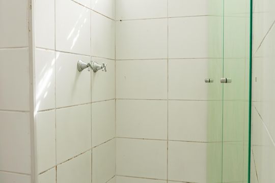 Banheiro social de apartamento à venda com 2 quartos, 55m² em Imperial de São Cristóvão, Rio de Janeiro
